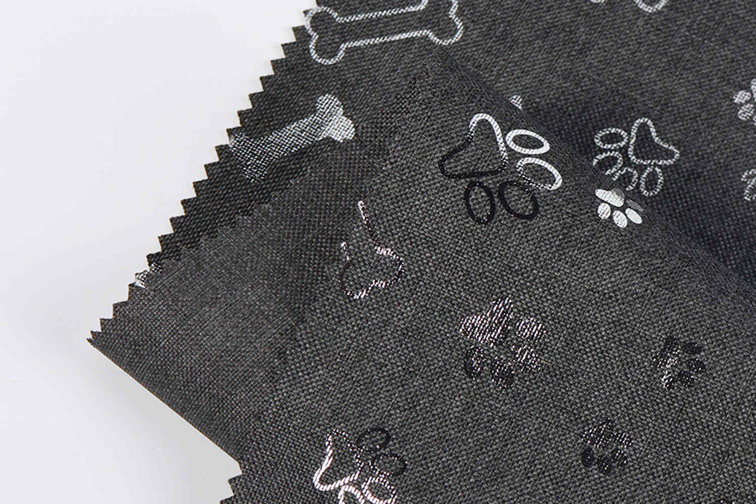 PU potažený 600d 68t kation se stříbrným tiskem