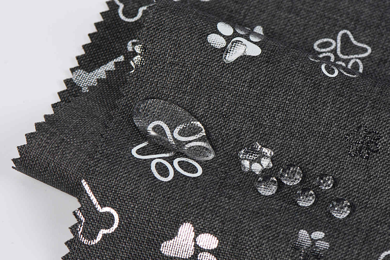 PU potažený 600d 68t kation se stříbrným tiskem